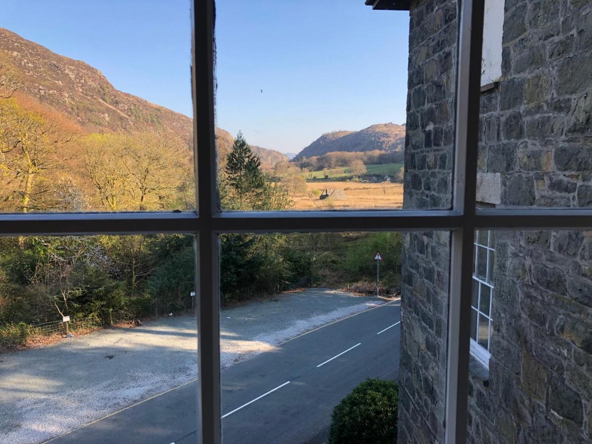 Royal Goat Hotel Beddgelert Exterior foto